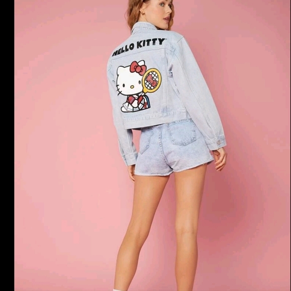 ❣️ MOVING SALE ❣️ Hello kitty denim jacket - Picture 4 of 6